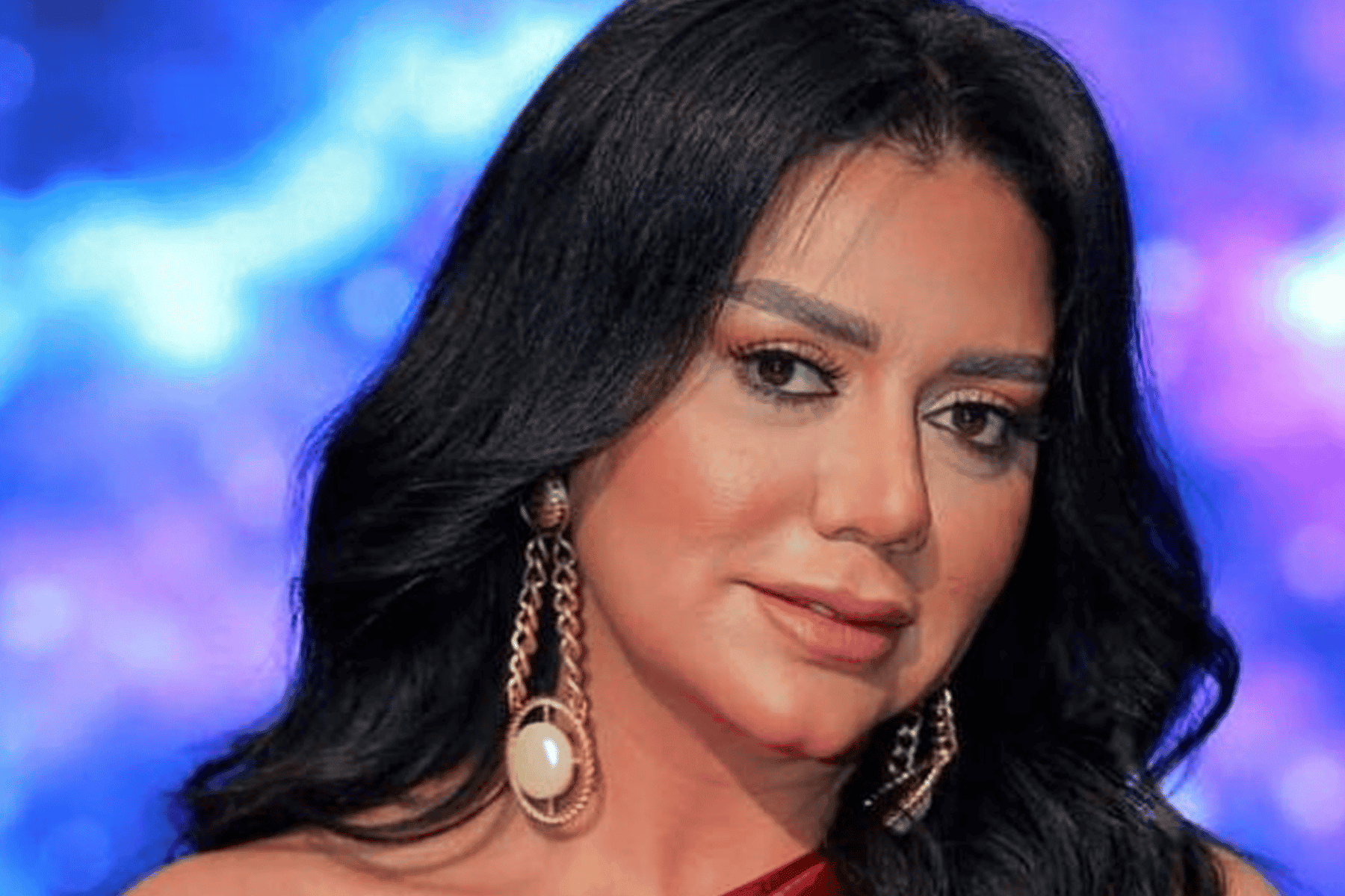 رانيا يوسف تكشف صدرها watanserb.com