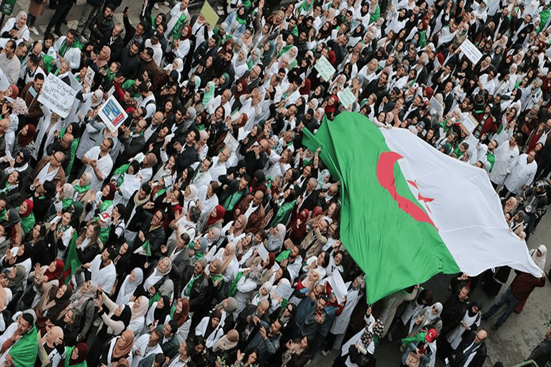 وزراء ورجال أعمال بالجزائر watanserb.com