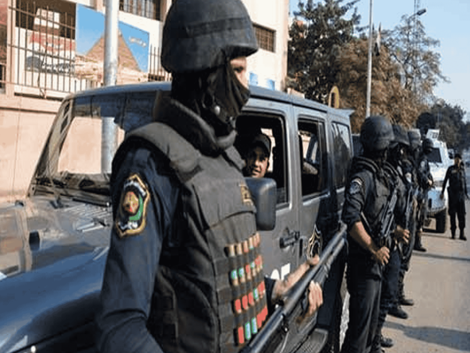 مصريان يقتلان والدهما المسن watanserb.com