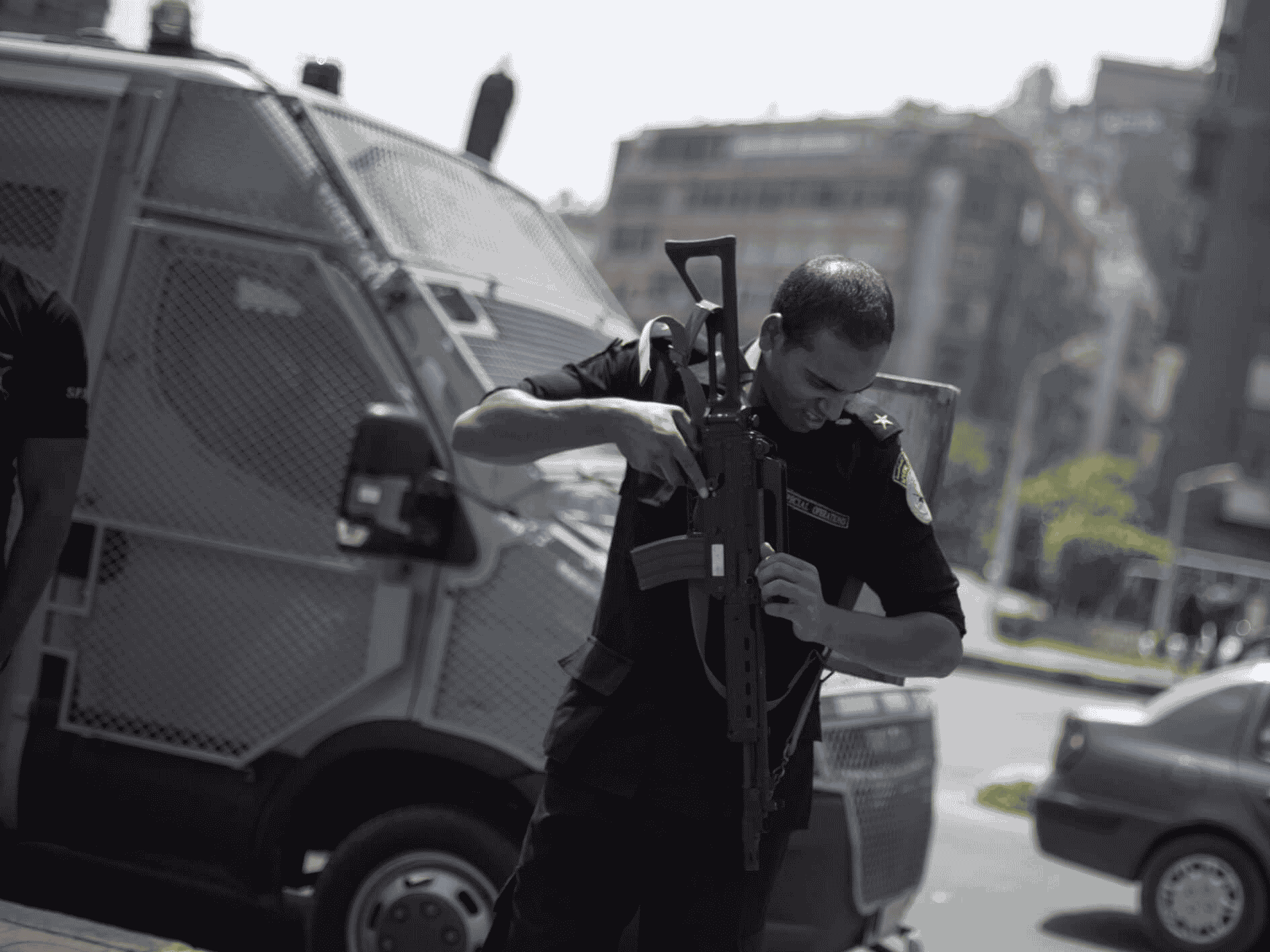 كفيف يستدرج الفتيات watanserb.com