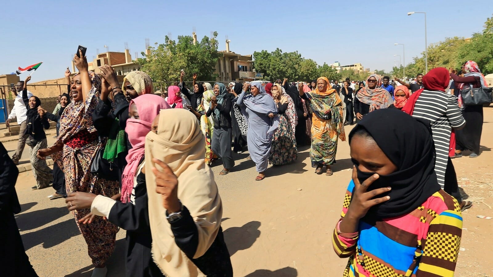مظاهرات نسائية في السودان ضد البشير watanserb.com