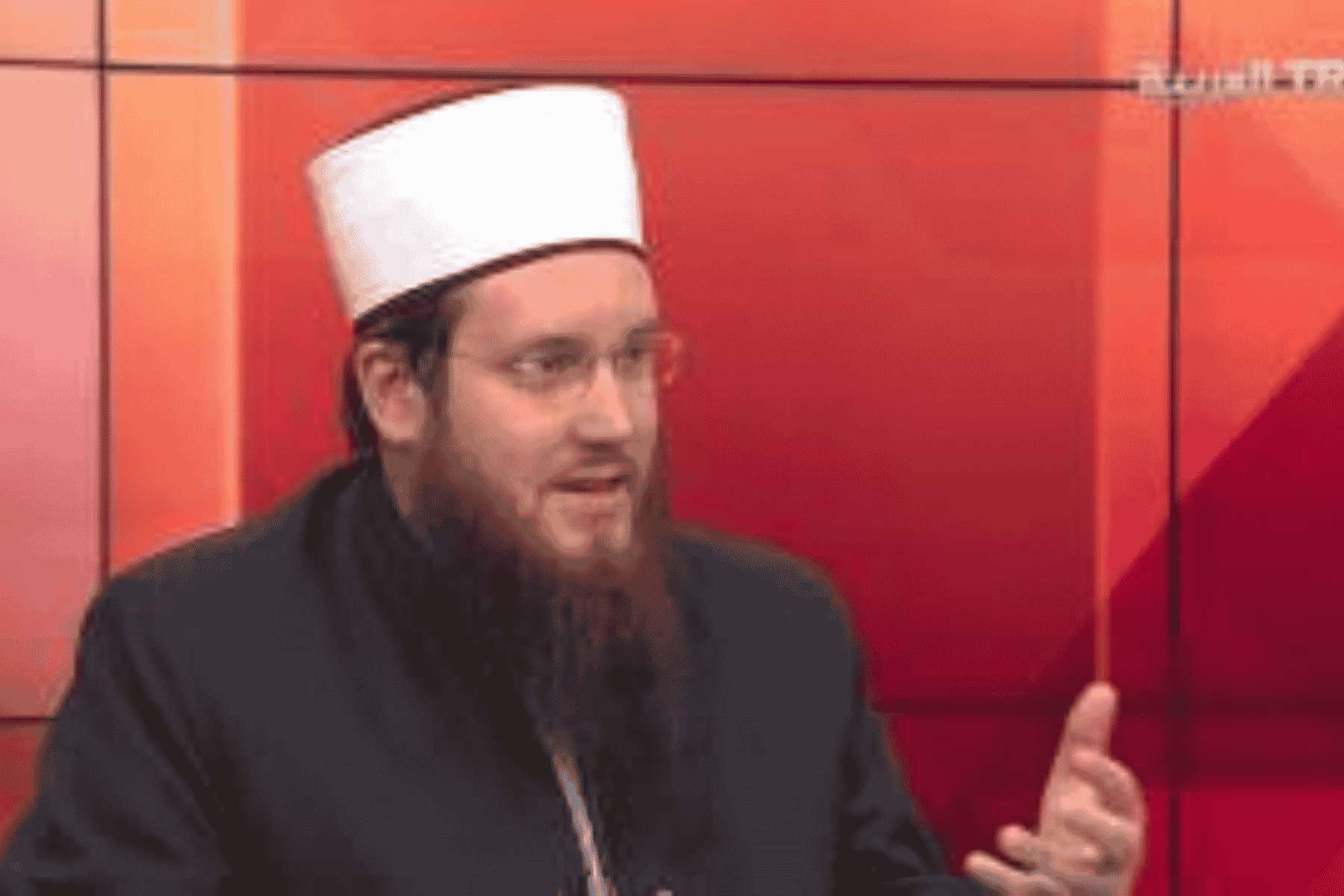 عبدالله نيكولاس الإمارات watanserb.com