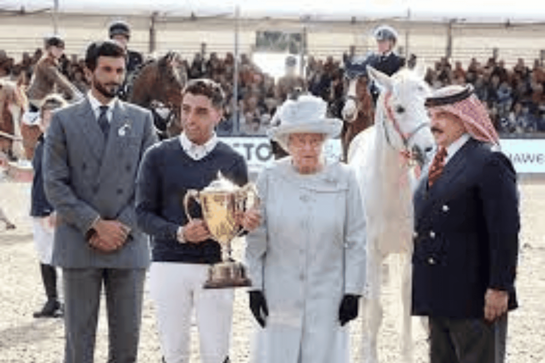 حمد بن عيسى إليزابيث watanserb.com