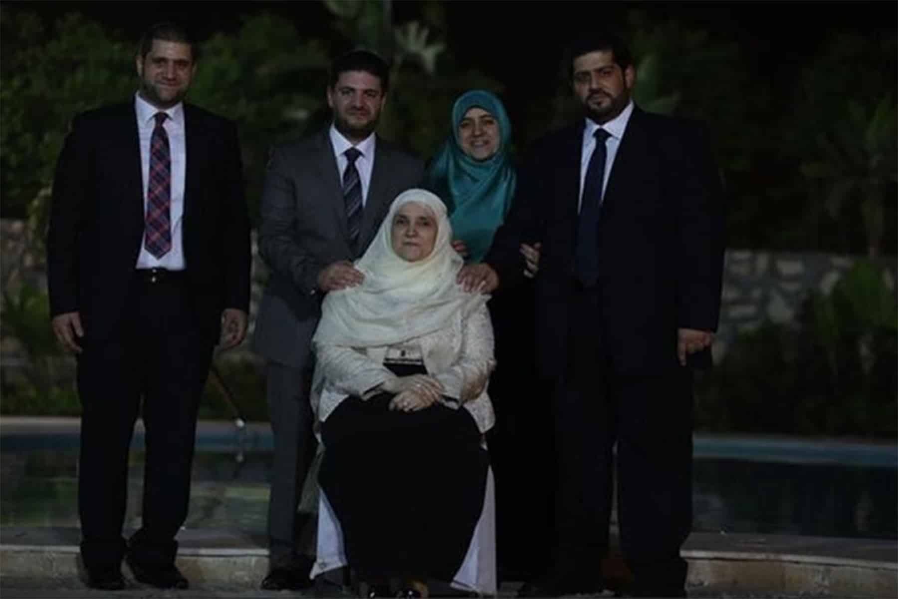 تعليق أسرة محمد مرسي watanserb.com