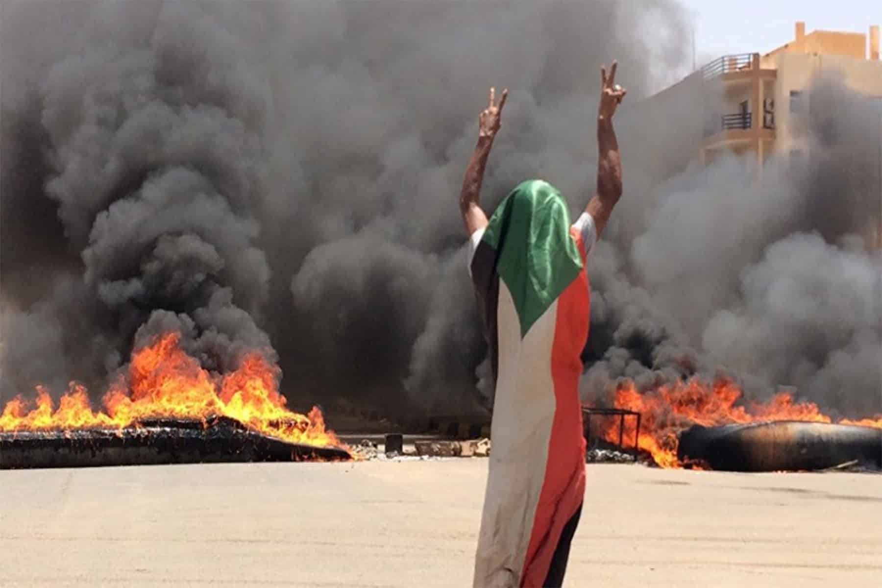 السودانيين المعتصمين watanserb.com