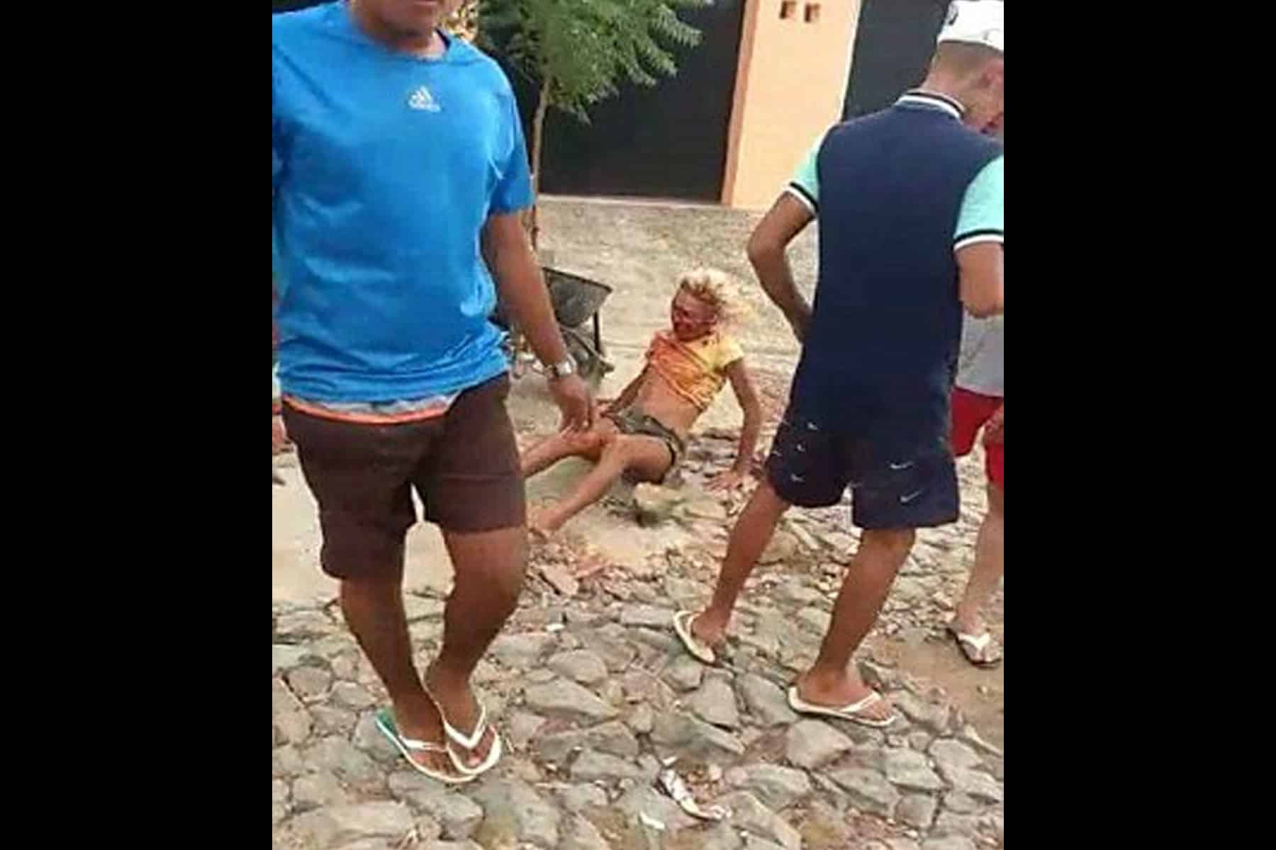 ضرب متحولتين جنسياً watanserb.com