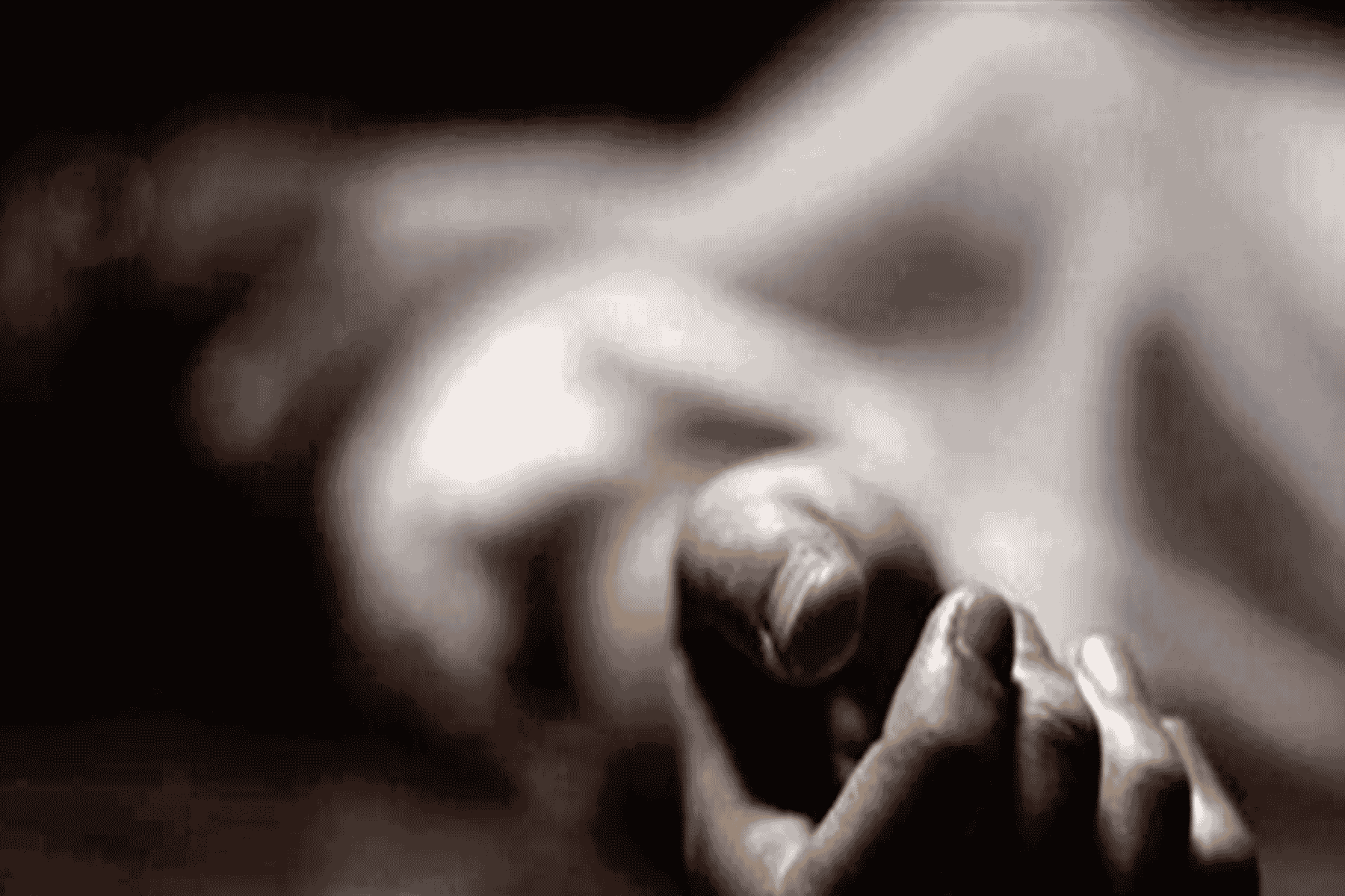 فتاة تقتل والدتها خنقا watanserb.com