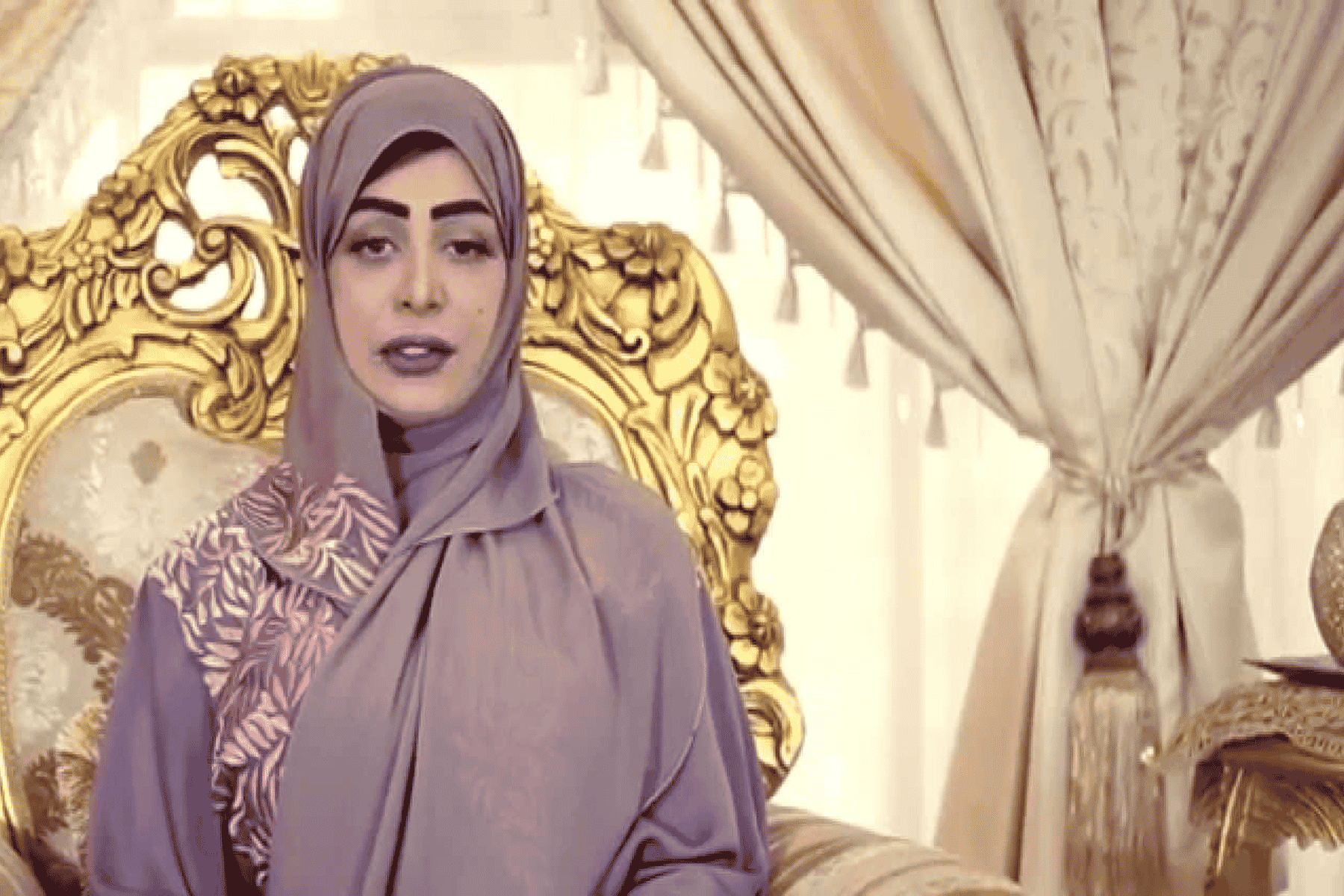 مرشحة إماراتية ومرشحة عُمانية watanserb.com