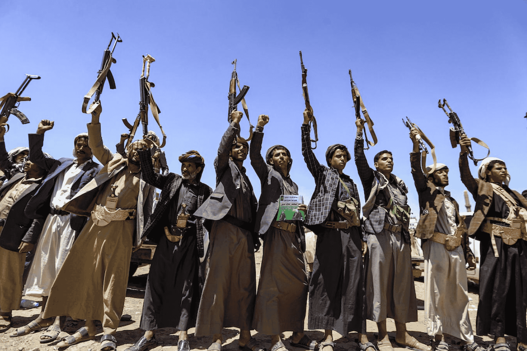 الحوثيون يوقفون قصف السعودية watanserb.com