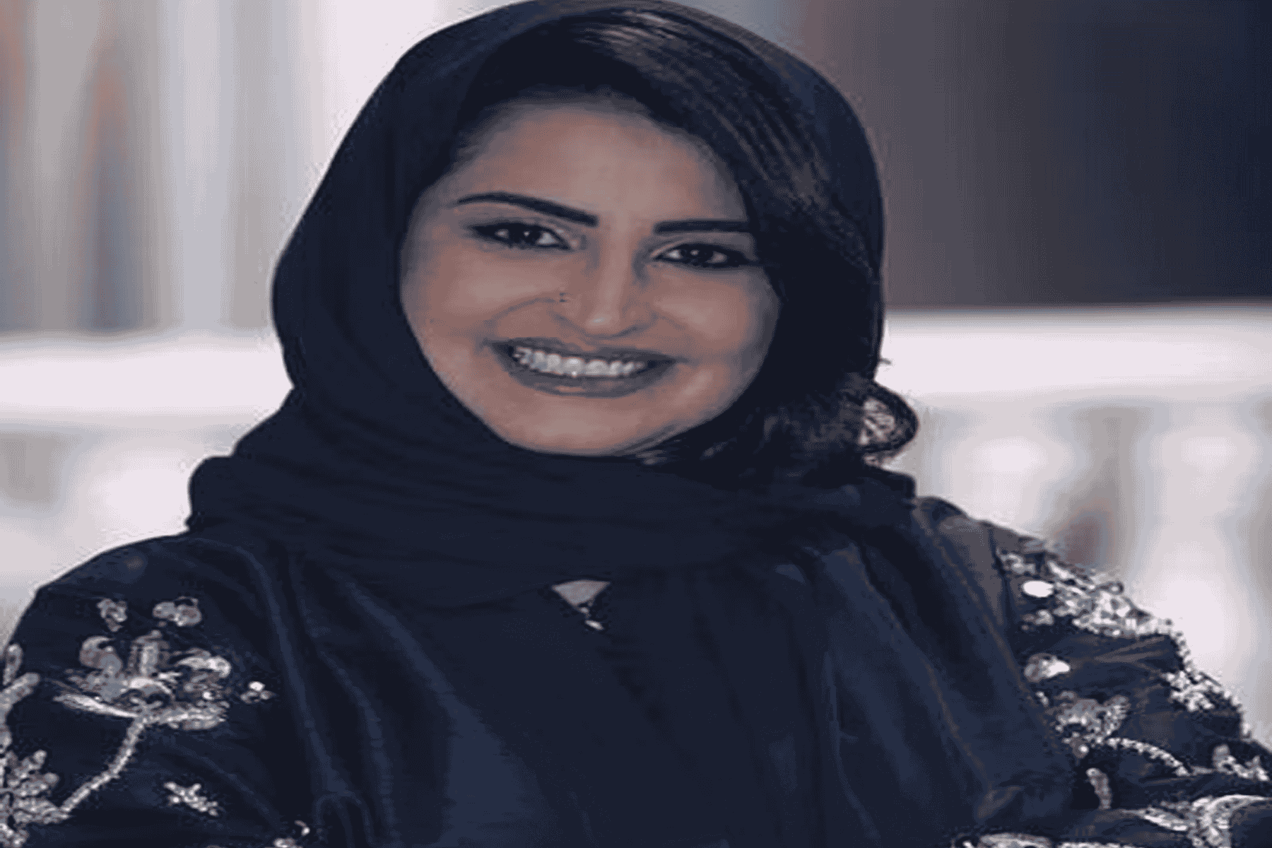 مذيعة سعودية تفضح عمرو أديب watanserb.com