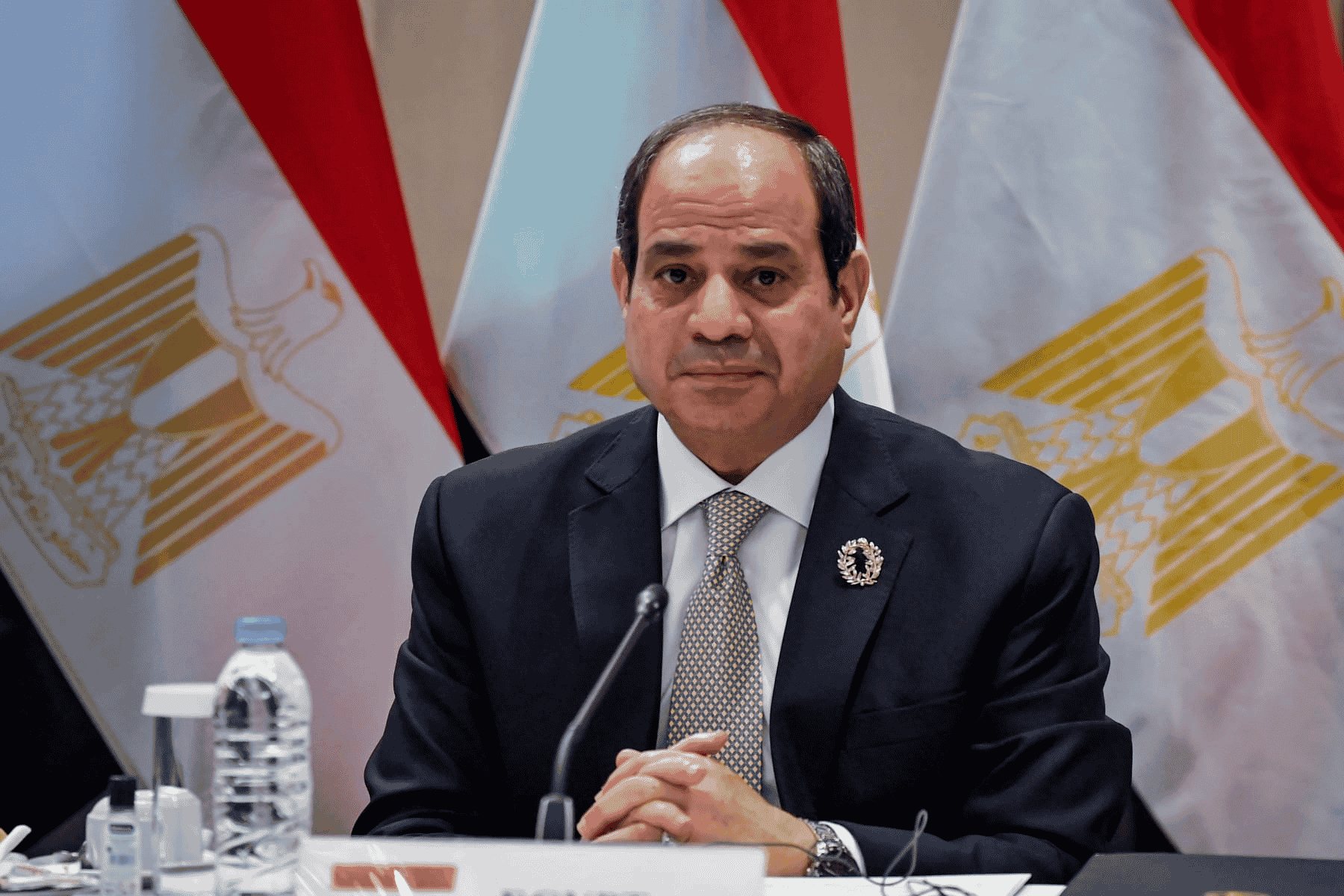 هتاف جماهير الجزائر لمصر watanserb.com