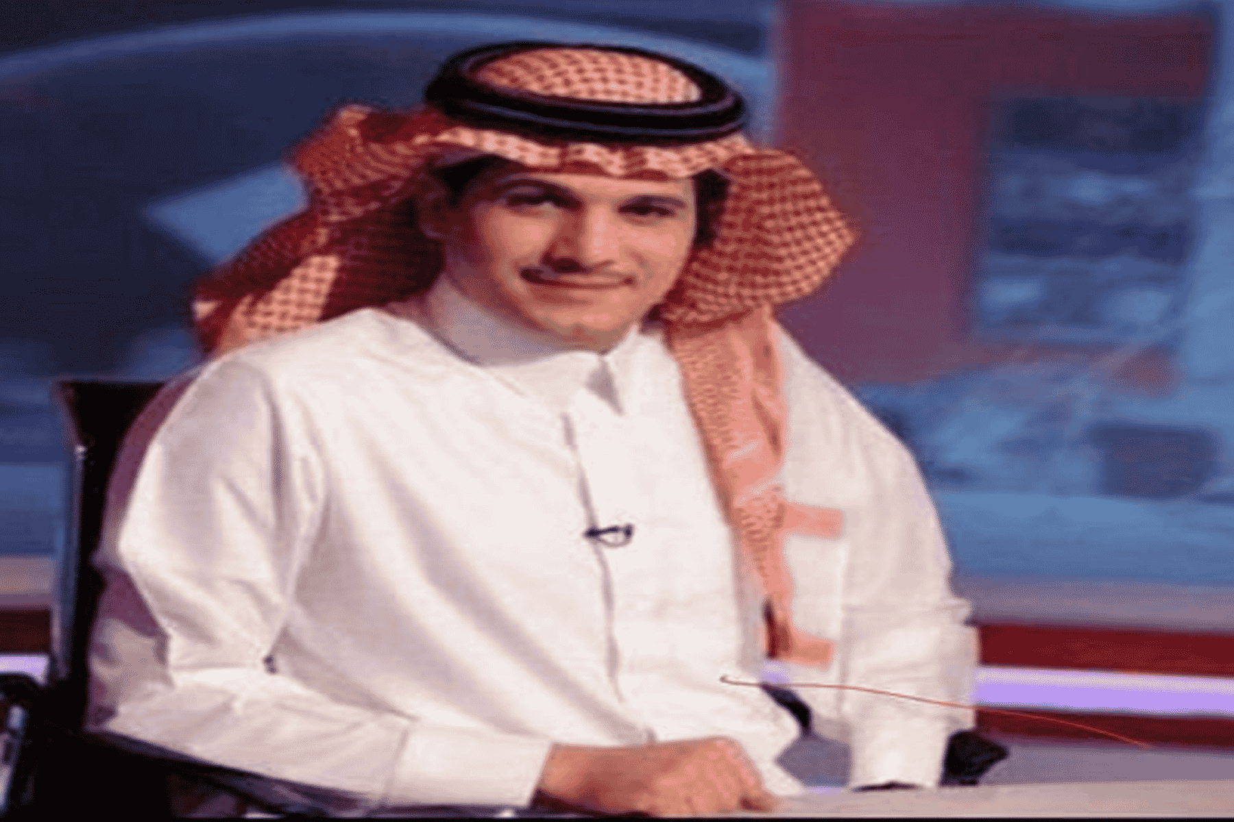 سعودي يسيء لكاتب عُماني watanserb.com