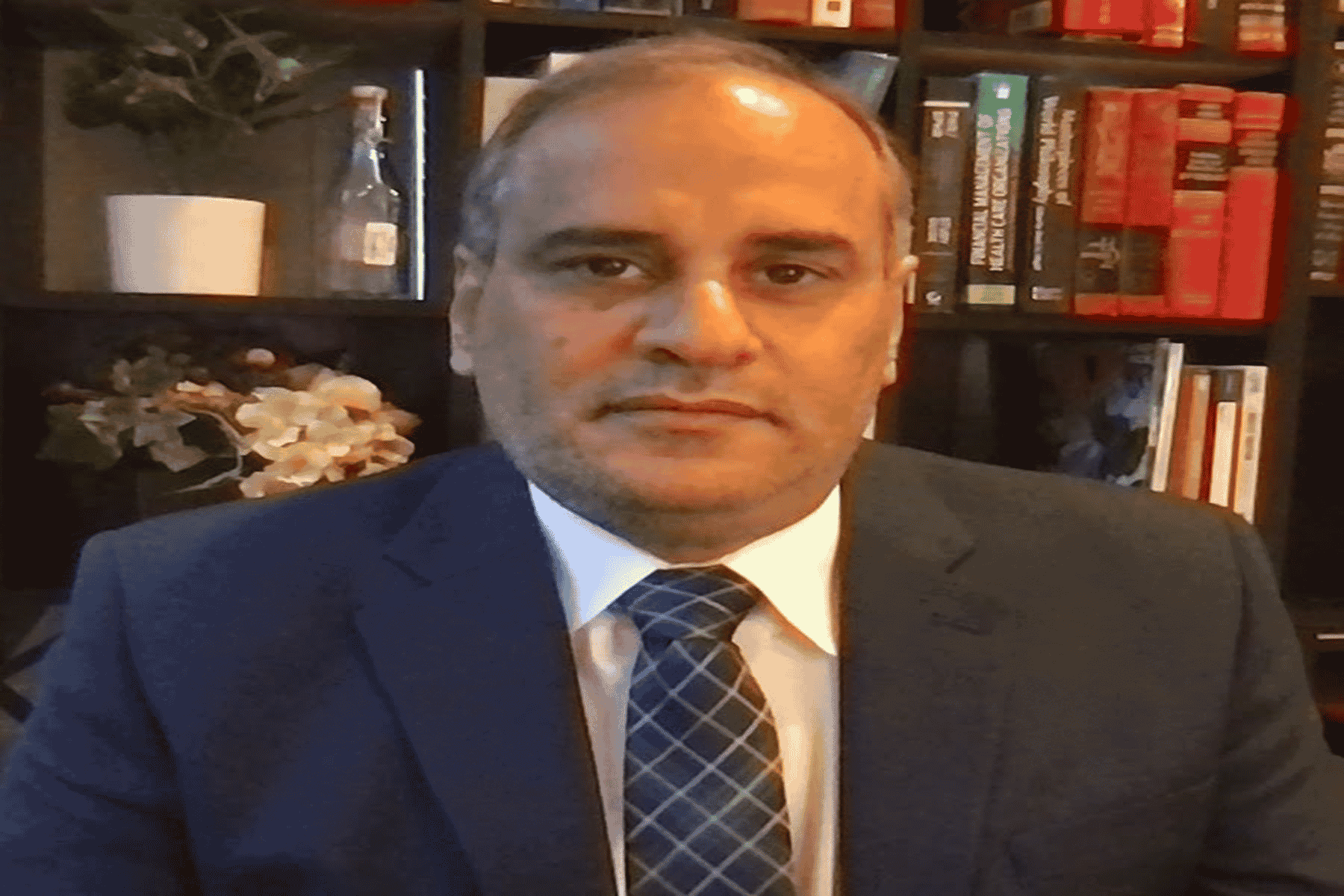 نصير العمري يسب العُمانيين watanserb.com