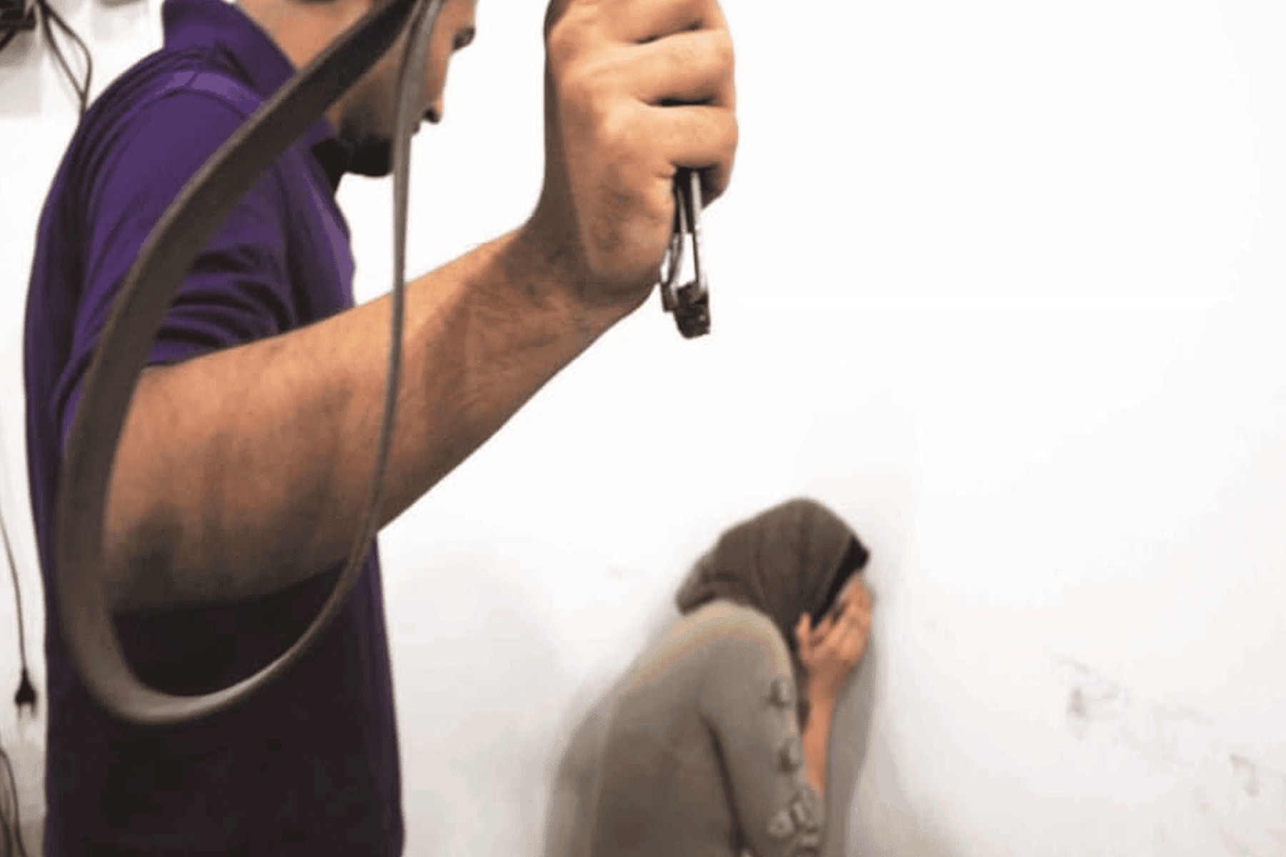 اعتداء زوج على زوجته watanserb.com