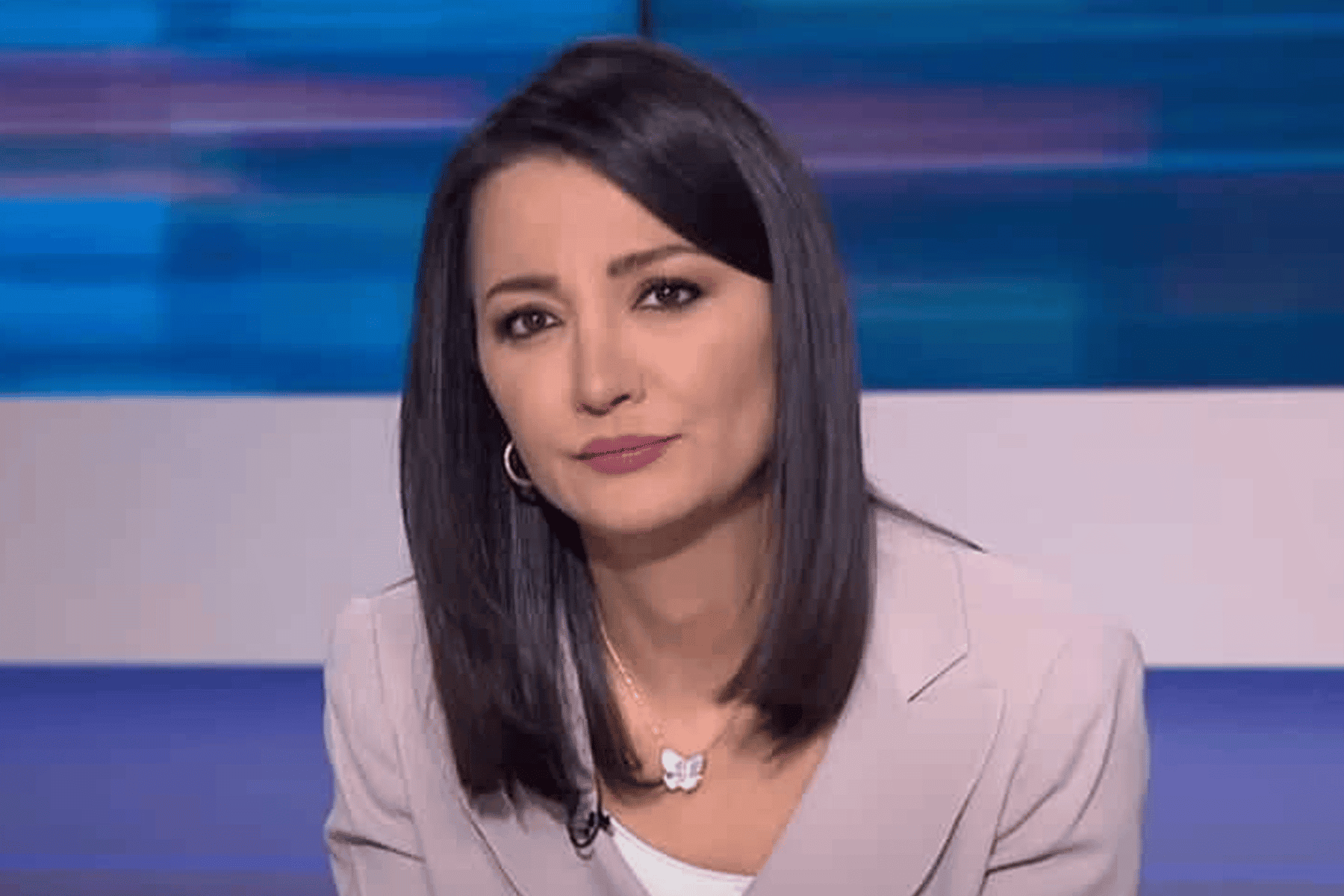 غادة عويس ومستشار ابن زايد watanserb.com