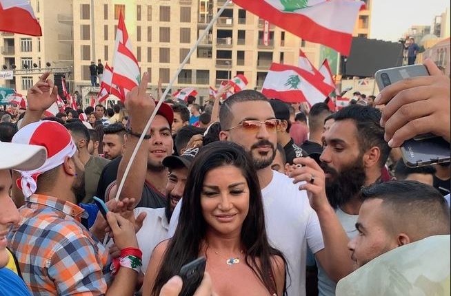 لبنان.. محتجون يهتفون ضد المسؤولين