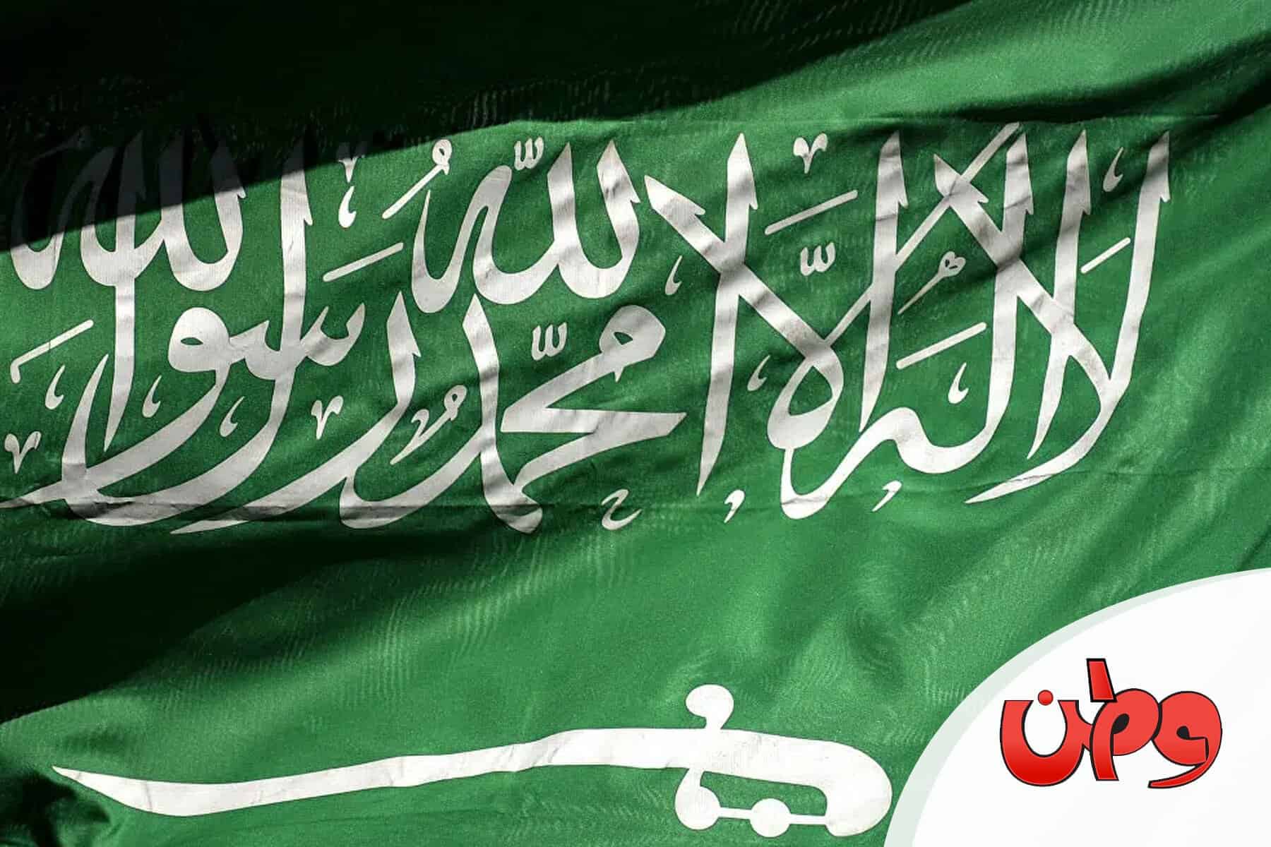 فتاة تحلق في صالون كوافير رجالي watanserb.com