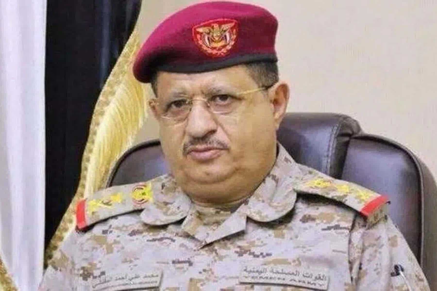 نجاة وزير الدفاع اليمني watanserb.com
