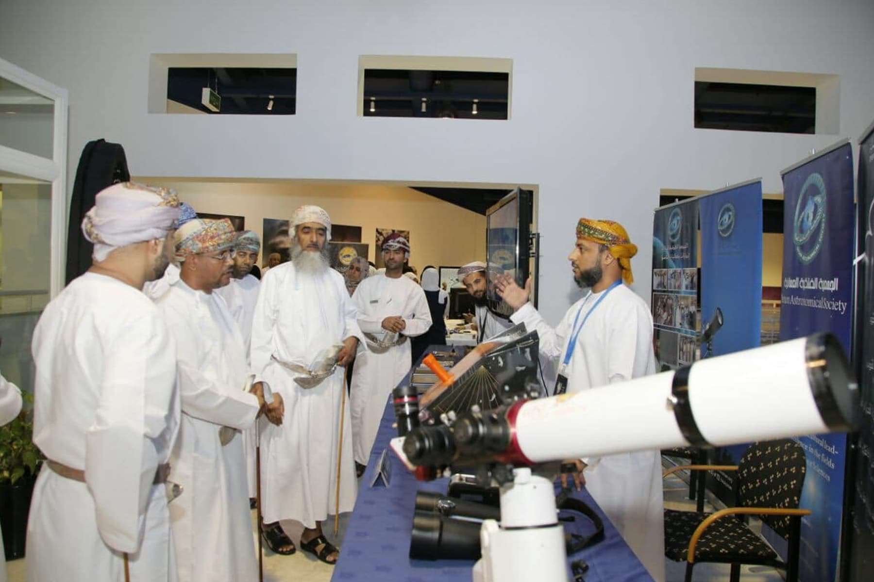 انتشار تحدي وقوف المكنسة watanserb.com