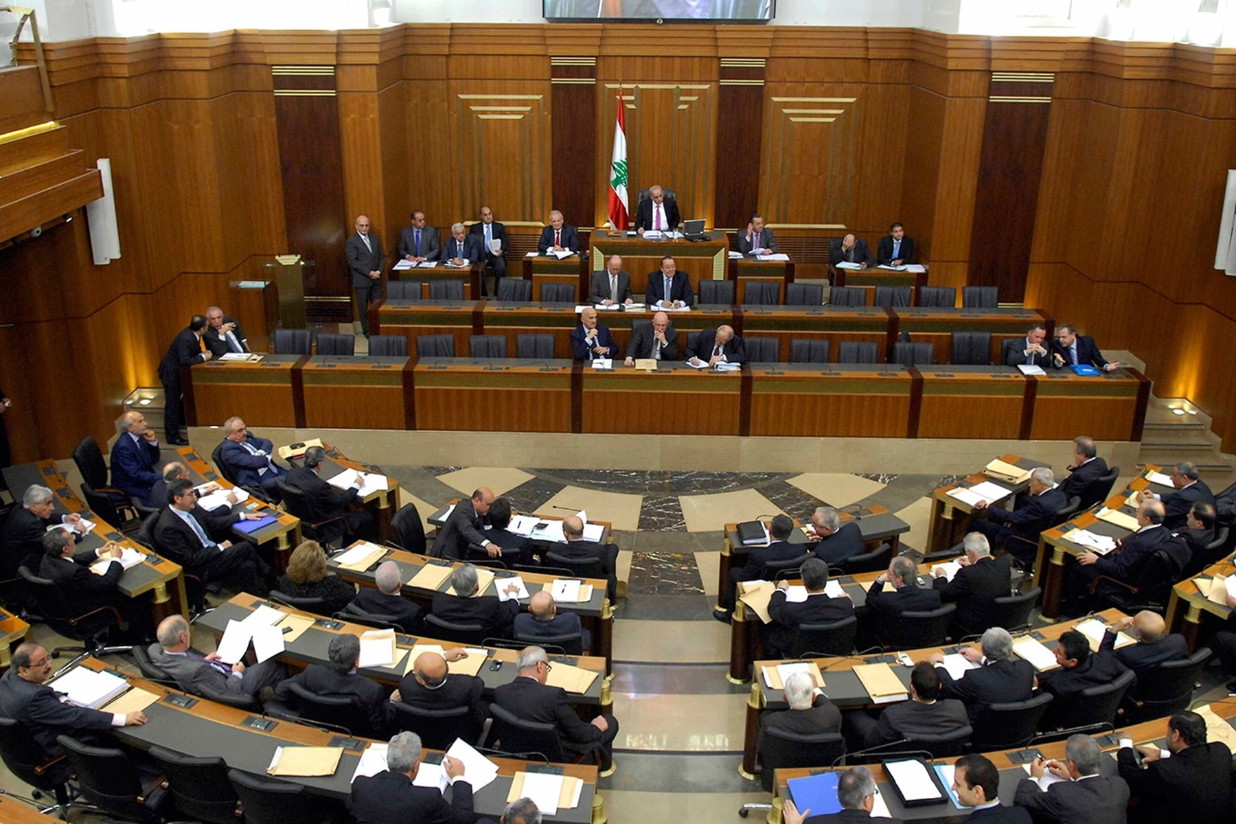 البرلمان اللبناني تعرضوا للضرب watanserb.com