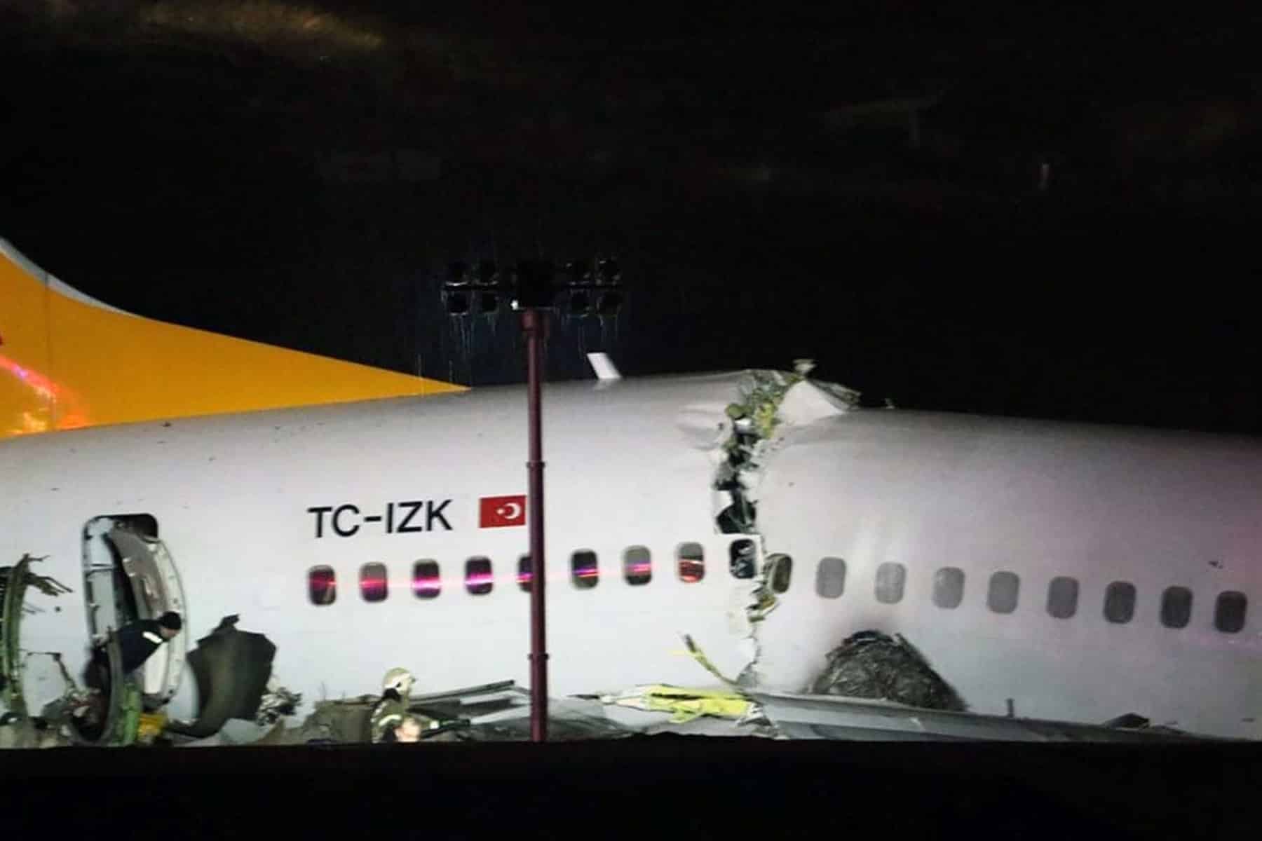 انشطار طائرة الركاب التركية لنصفين watanserb.com