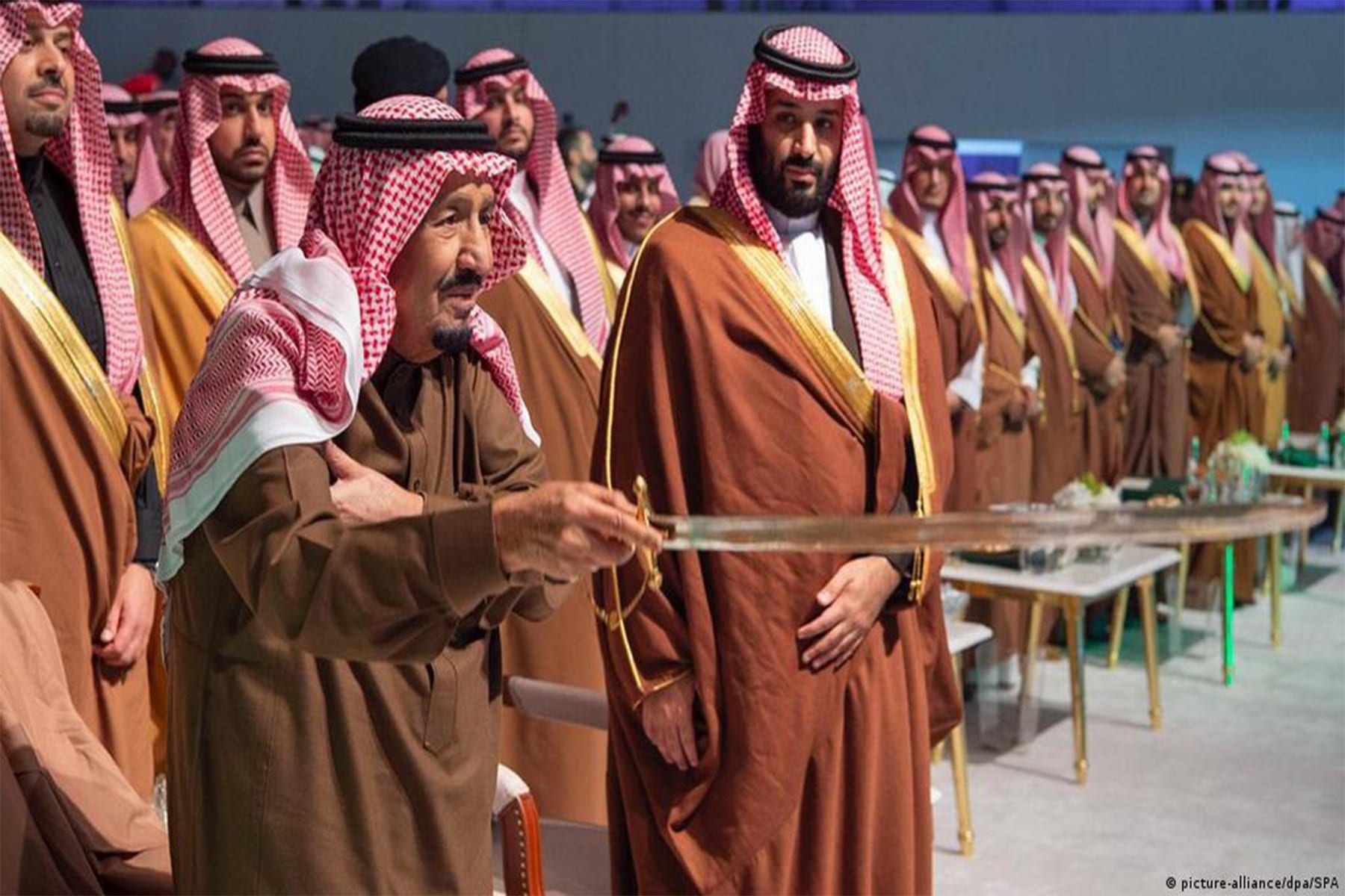 صغار أمراء آل سعود يطبلون لابن سلمان watanserb.com