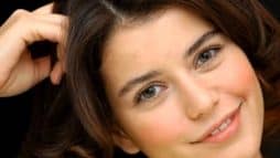 التركية "بيرين سات" watanserb.com