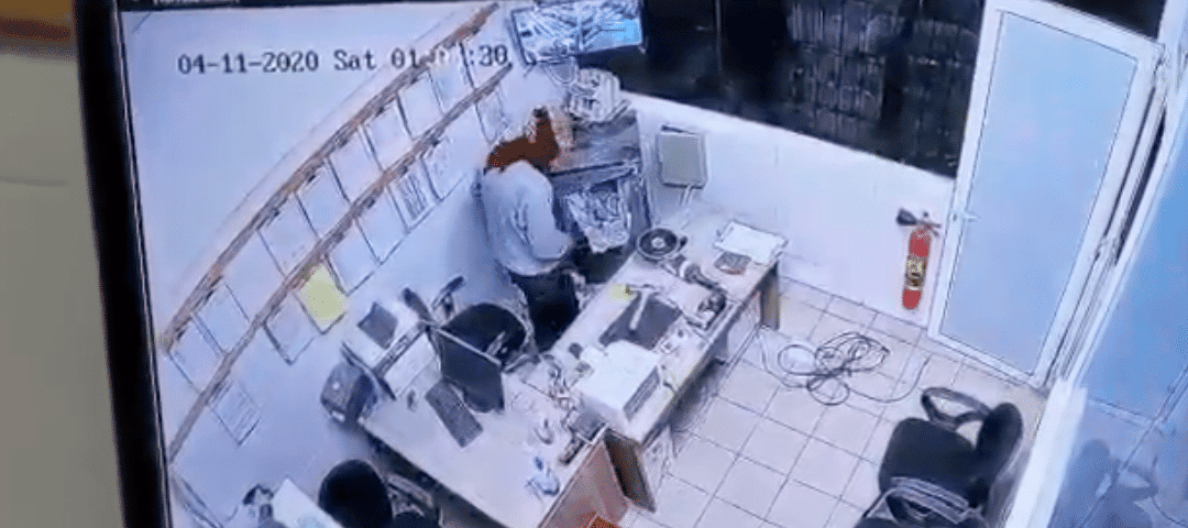 لص يسرق مستغلا الحظر watanserb.com