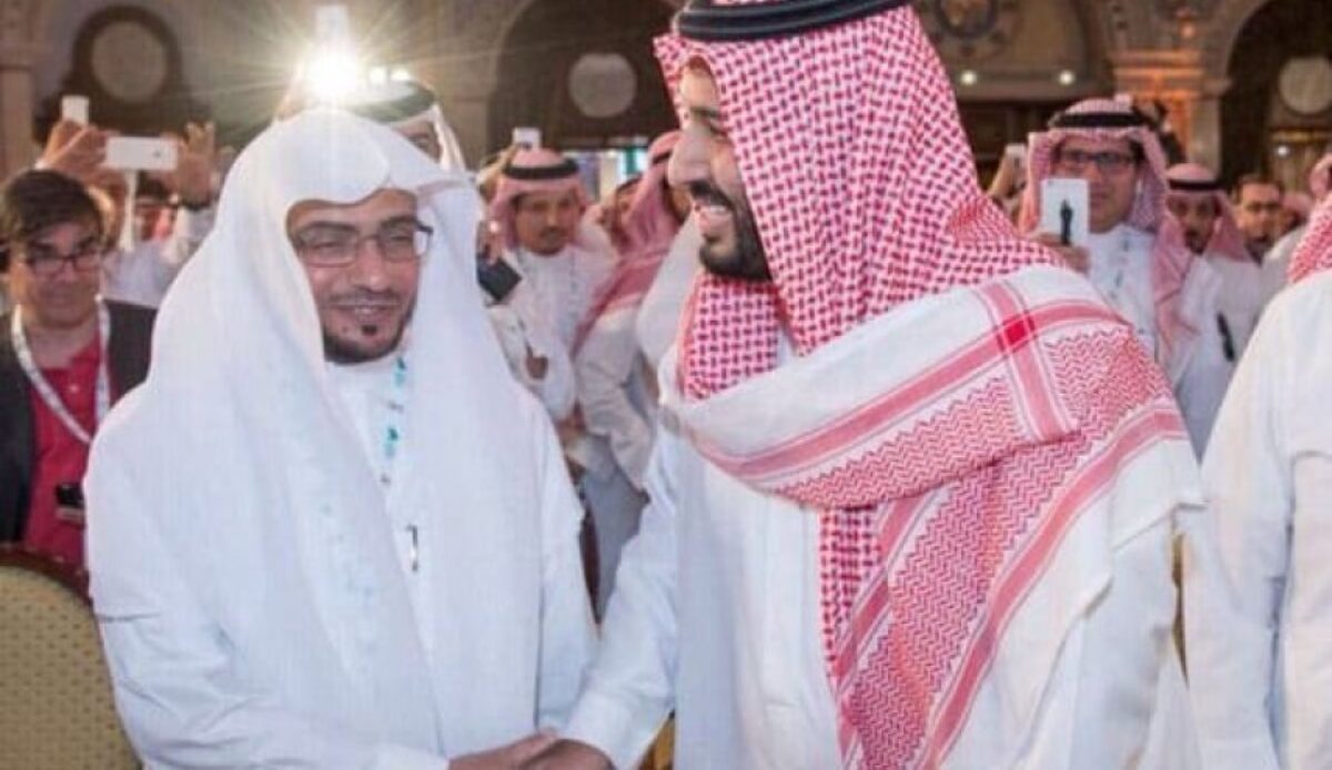 شاهد داعية تونسي يرد بقوة على تزوير المغامسي وتبريره لصعود بن سلمان إلى سطح الكعبة المشرفة.