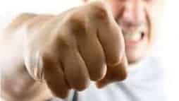 اعتداء همجي على طبيبة أردنية watanserb.com