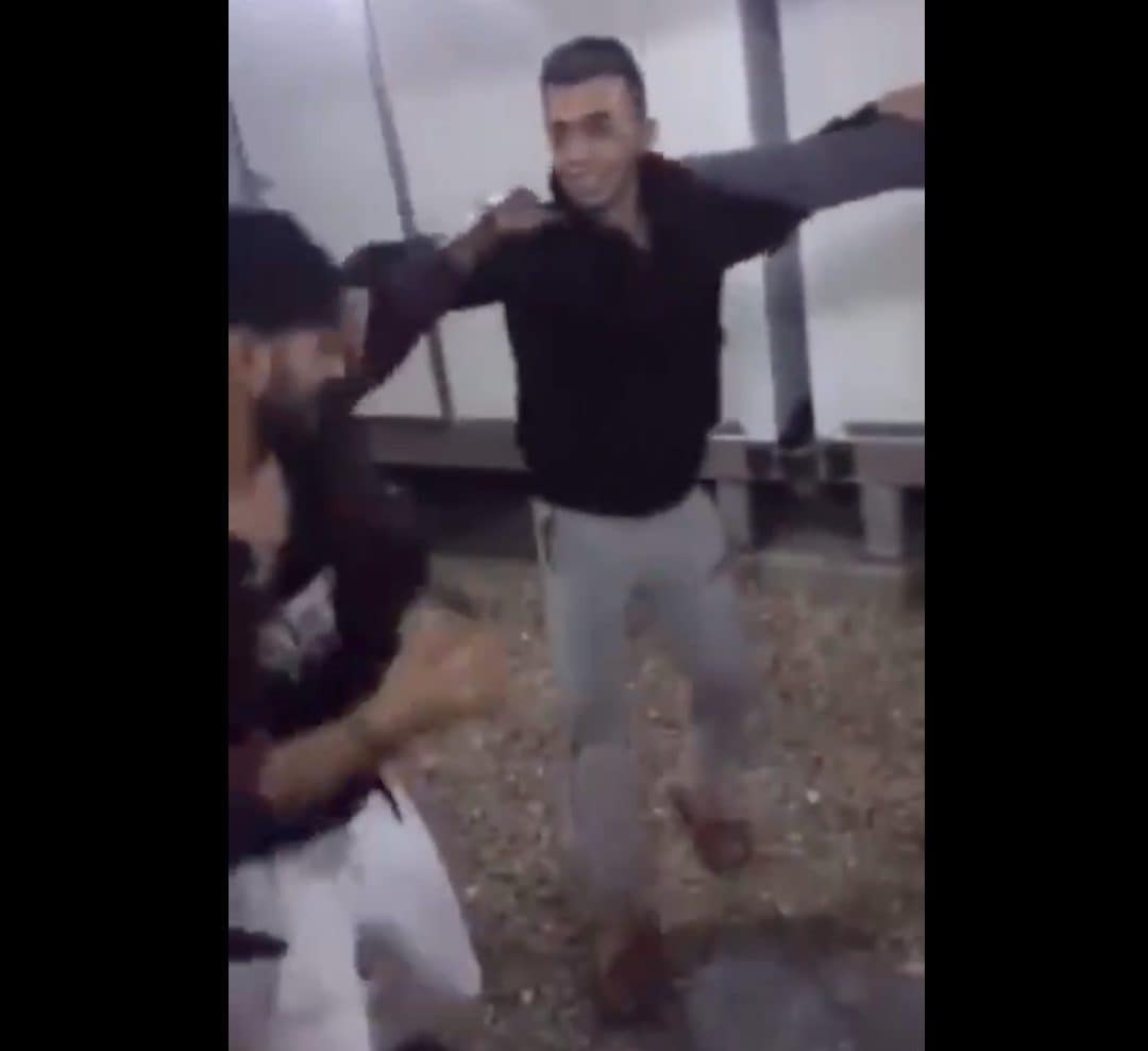 حلقة دبكة وسط الحجر الصحي في البحر الميت