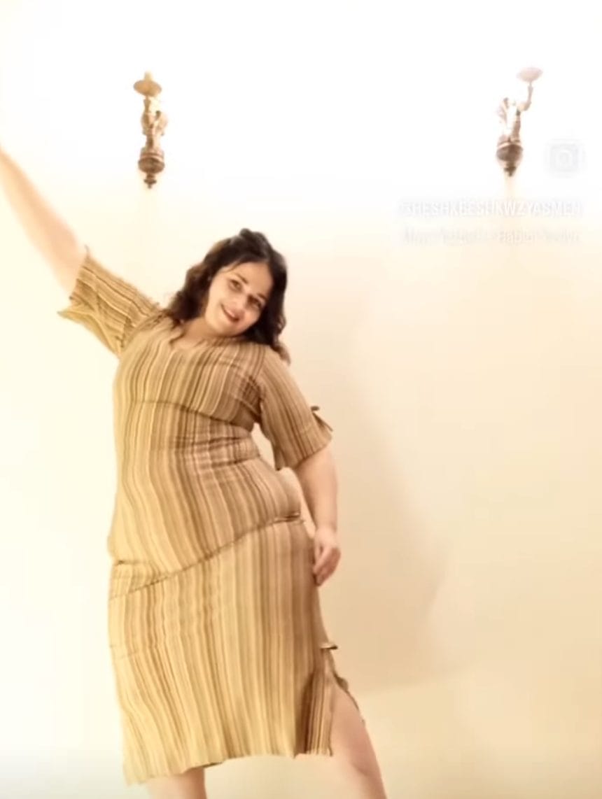 رقص لخريجة صيدلة تدعى ياسمين عبد الرحيم