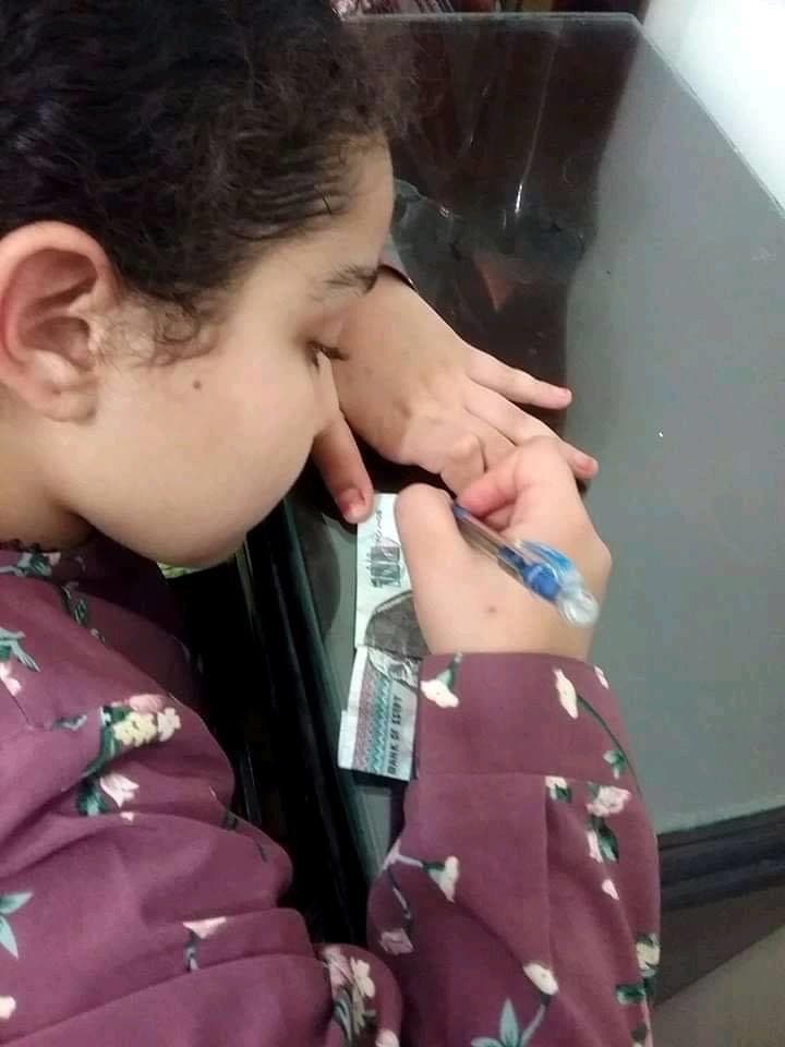 طفلة مصرية عبرت عن دعمها للشعب اللبناني