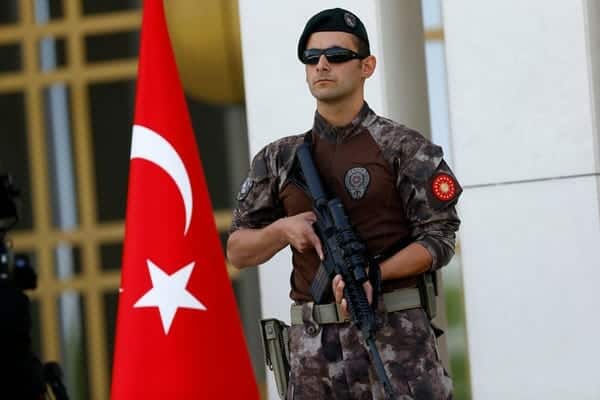 المخابرات التركية تلقي القبض على جاسوس يعمل لصالح الإمارات watanserb.com