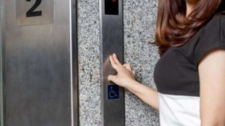 تحرش بفتاة في مصعد بمدينة دبي في الإمارات watanserb.com