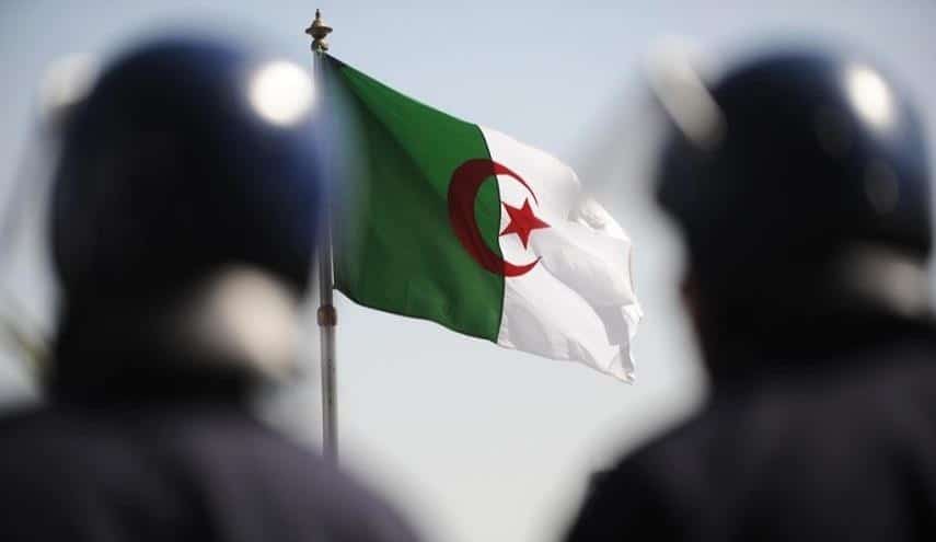 قتل شاب جزائري وبتر يده لسرقة سيارته watanserb.com