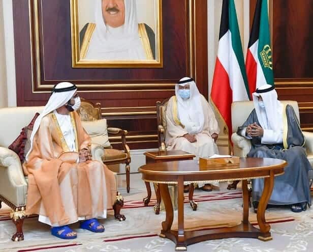 ملابس حاكم دبي محمد بن راشد في عزاء امير الكويت تثير السخرية watanserb.com