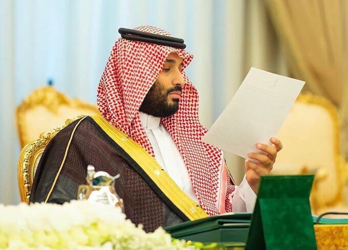 اقتصاد السعودية ينهار وخسائر غير مسبوقة في تاريخ المملكة والفضل للأمير المراهق عاشق الأجنبيات وطن يغرد خارج السرب