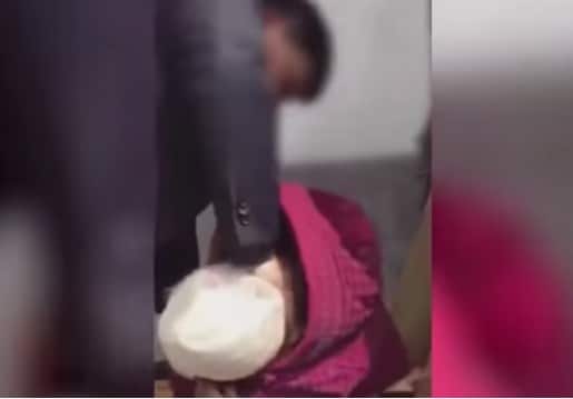 ابن عاق يعتدي على والدته watanserb.com