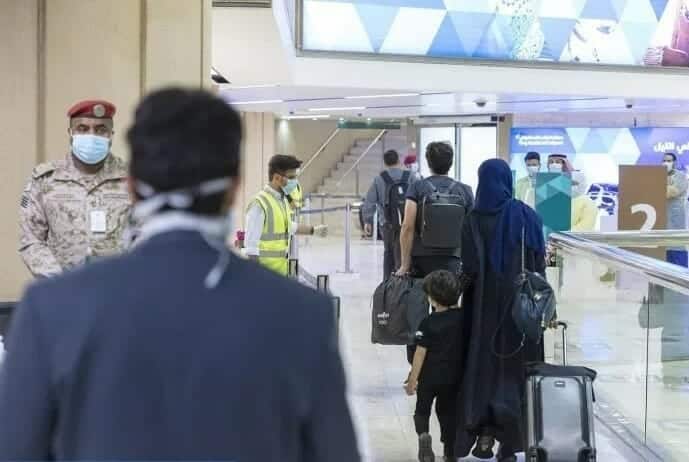 اخضاع ركاب طائرة تركية في مطار الملك خالد للتحقيق watanserb.com
