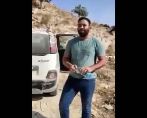 شاب فلسطيني حرق سيارته نصرة لرسول الله watanserb.com