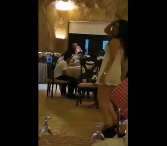 فتاة ترقص في مطعم سعودي watanserb.com