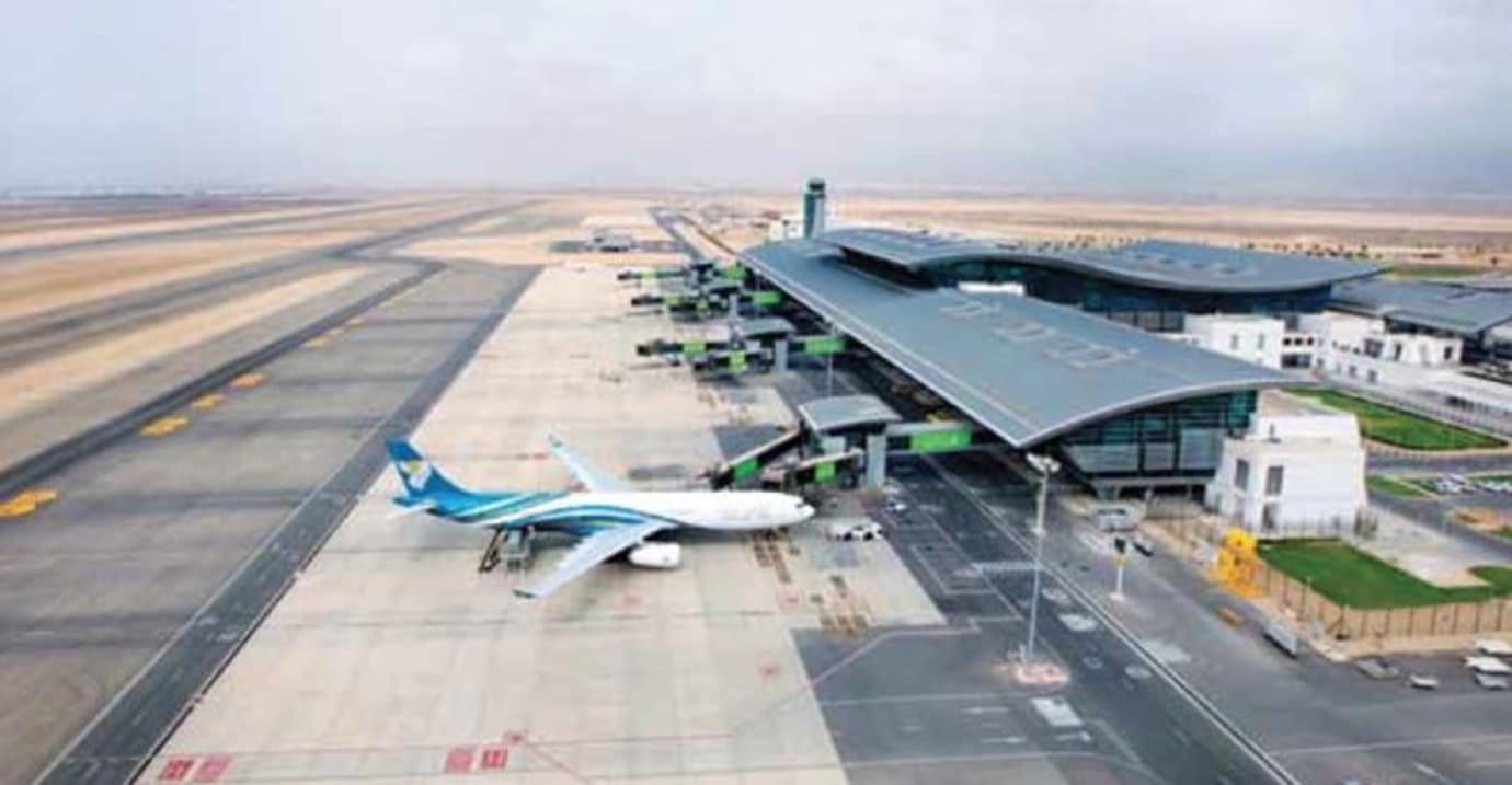 سلطنة عمان تغلق المطارات watanserb.com