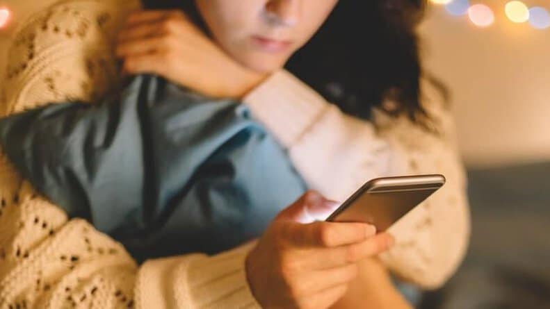 وافد سوري يبتز فتاة كويتية watanserb.com
