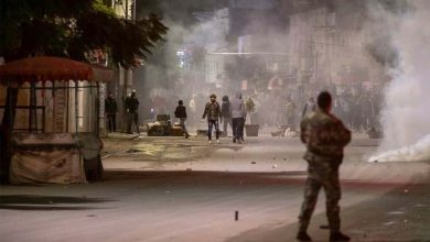 احتجاجات عنيفة تجتاح مدن تونس watanserb.com
