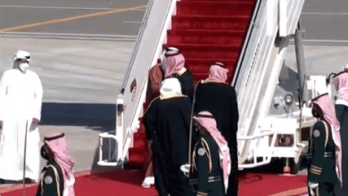 الامير تميم يعانق محمد بن سلمان watanserb.com