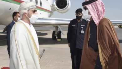 وزير الداخلية العماني في قطر لبحث التعاون الأمني watanserb.com