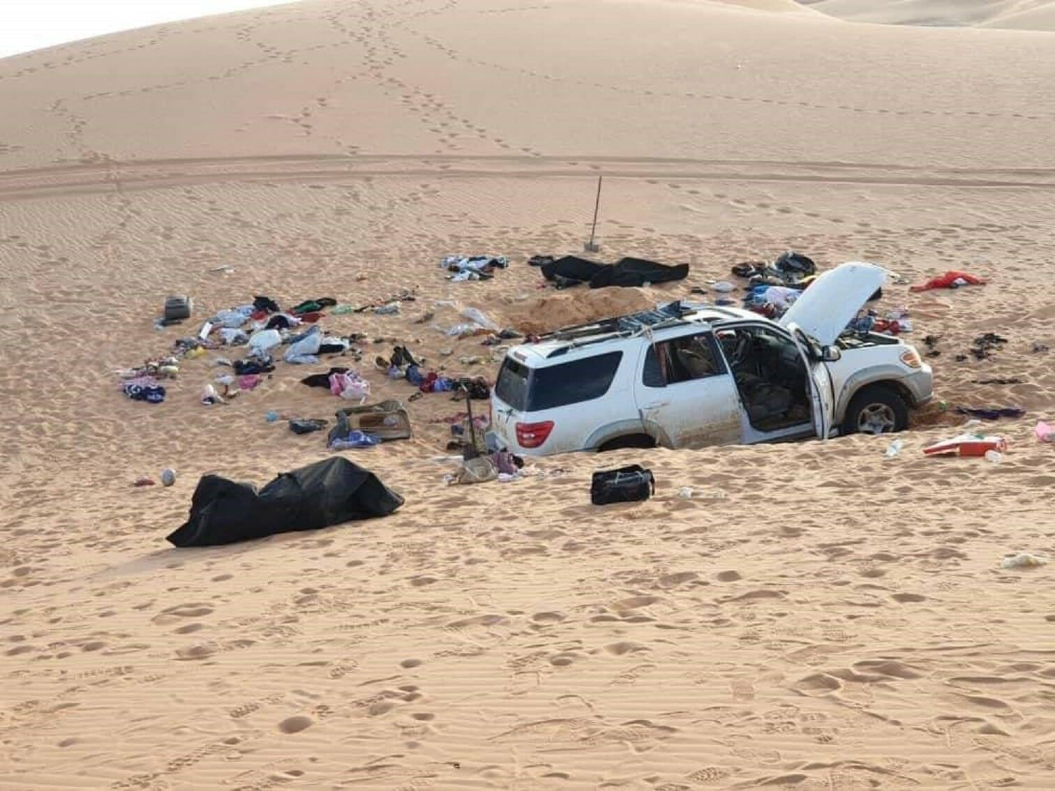 وصية سودانية ضلت الطريق في صحراء ليبيا وماتت مع اخرين تبكي الملايين watanserb.com