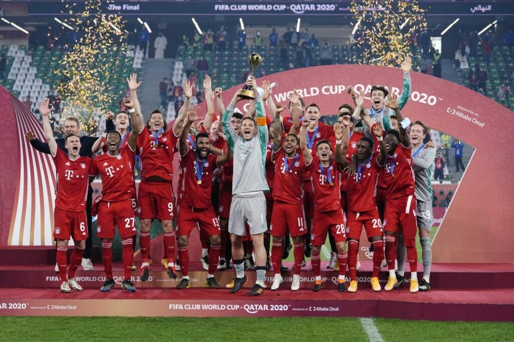 احتفال البايرن ميونيخ بتتويج بلقب كأس العالم للأندية watanserb.com