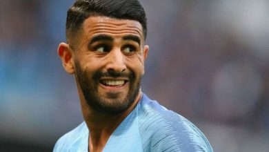 رياض محرز يتلقى رسالة من مواطنه يوسف بلايلي watanserb.com